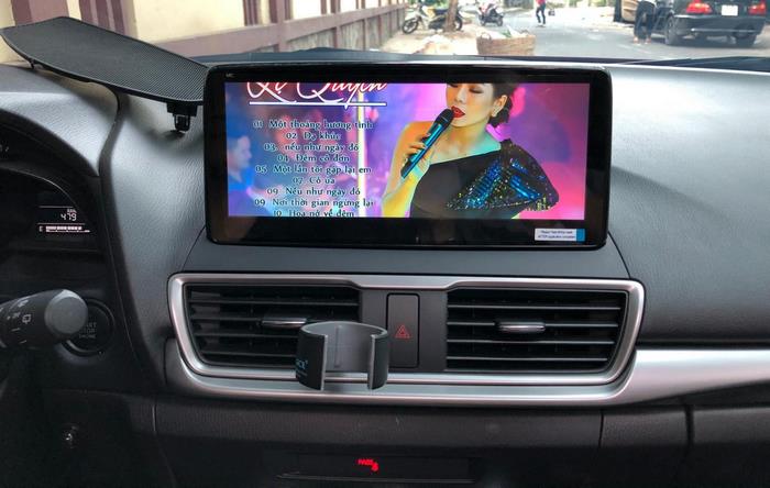 Hình ảnh sắc nét của màn hình android Mazda 3