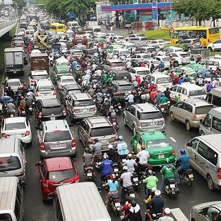 Vì đâu nhiều người Việt còn thiếu văn hóa đi ôtô