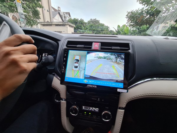 cam-lui-man-hinh-dvd-android-zestech-toyota-rush