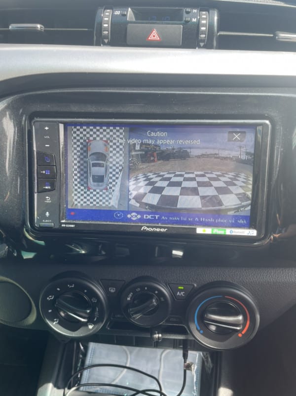 camera-truoc-360-dct-toyota-hilux-t1