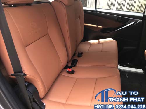 may bọc ghế da cho xe toyota innova 2019