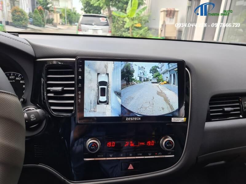 lap-dat-camera-360-phia-truoc-xe-mitsubishi-outlander