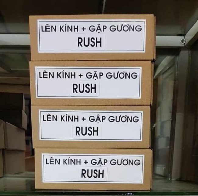len kinh gap guong tu dong toyota rush
