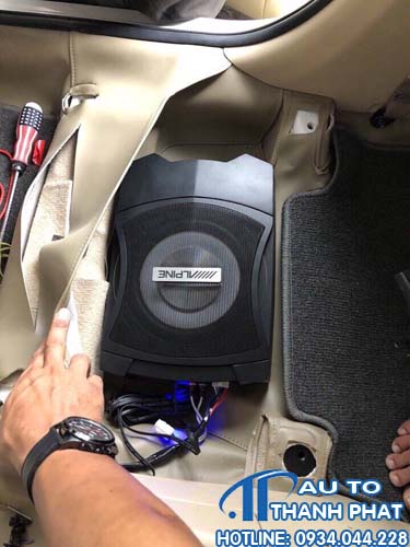 gắn loa sub cho Xe Mitsubishi Outlander