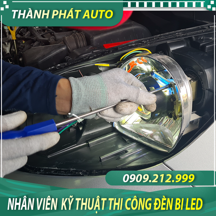 nhan-vien-thi-cong-led-gtr