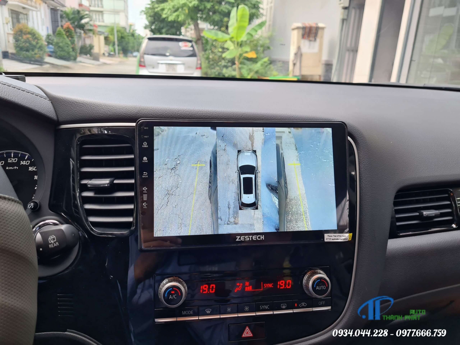 lap-dat-camera-360-2-ben-guong-xe-mitsubishi-outlander