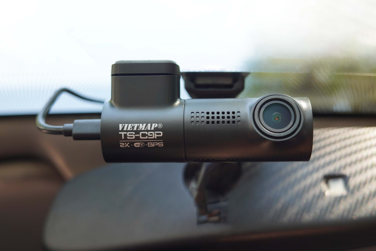 Lắp Đặt Camera Hành Trình Vietmap Cho Ô Tô Tại Quận 2