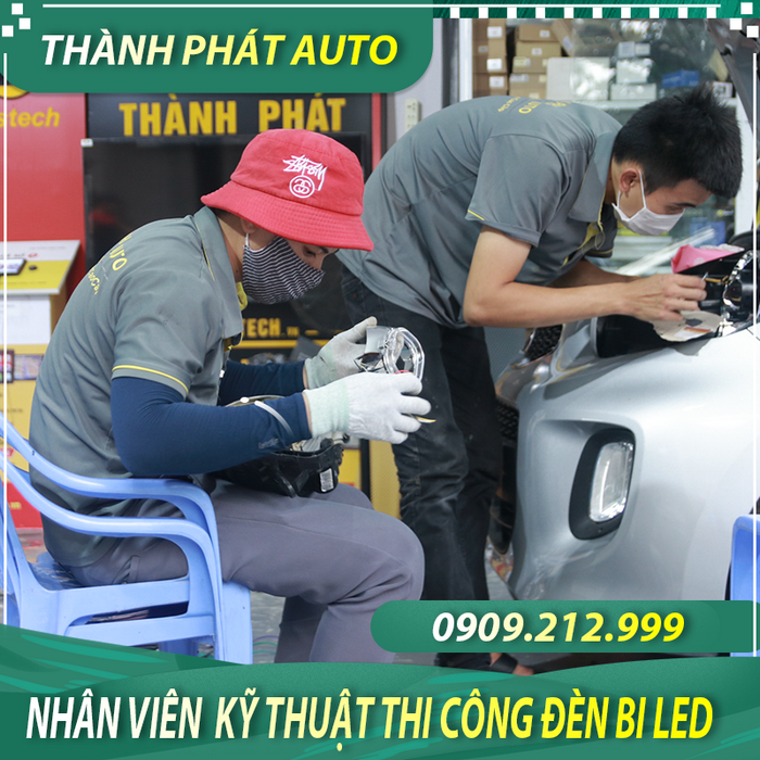 /nhan-vien-thi-cong-bi-led