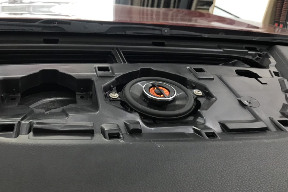 Độ Loa JBL Cho Ô Tô Tại Quận Bình Thạnh