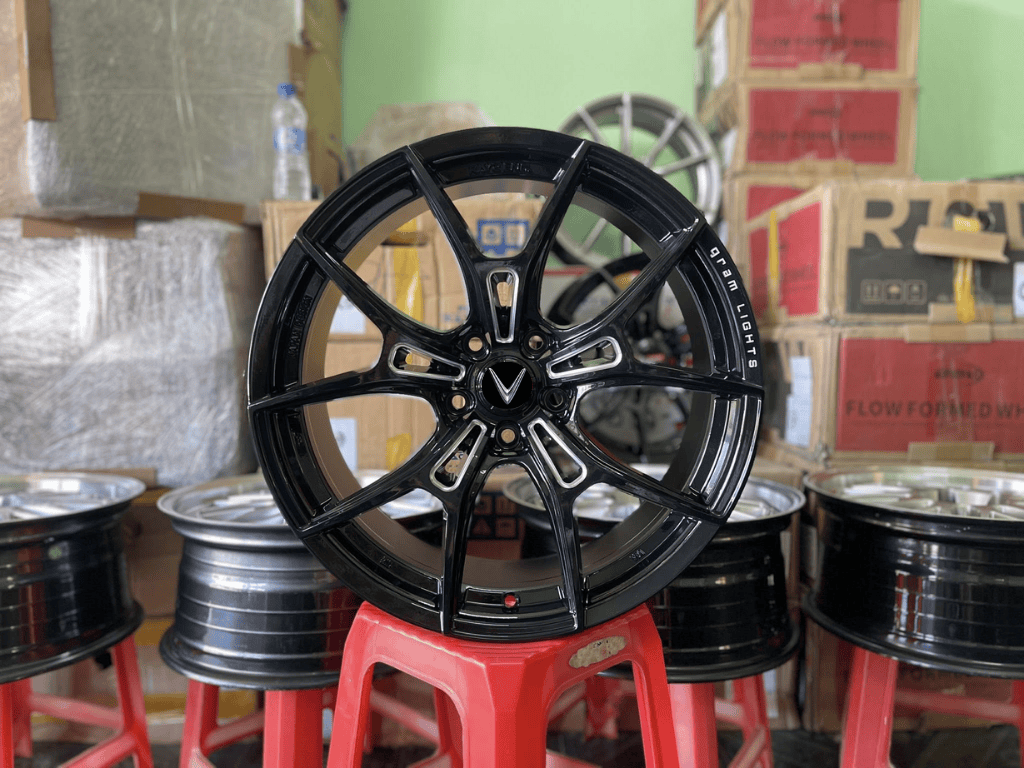 Độ Mâm R17 Kèm Lốp Mới Cho VinFast Limo Green
