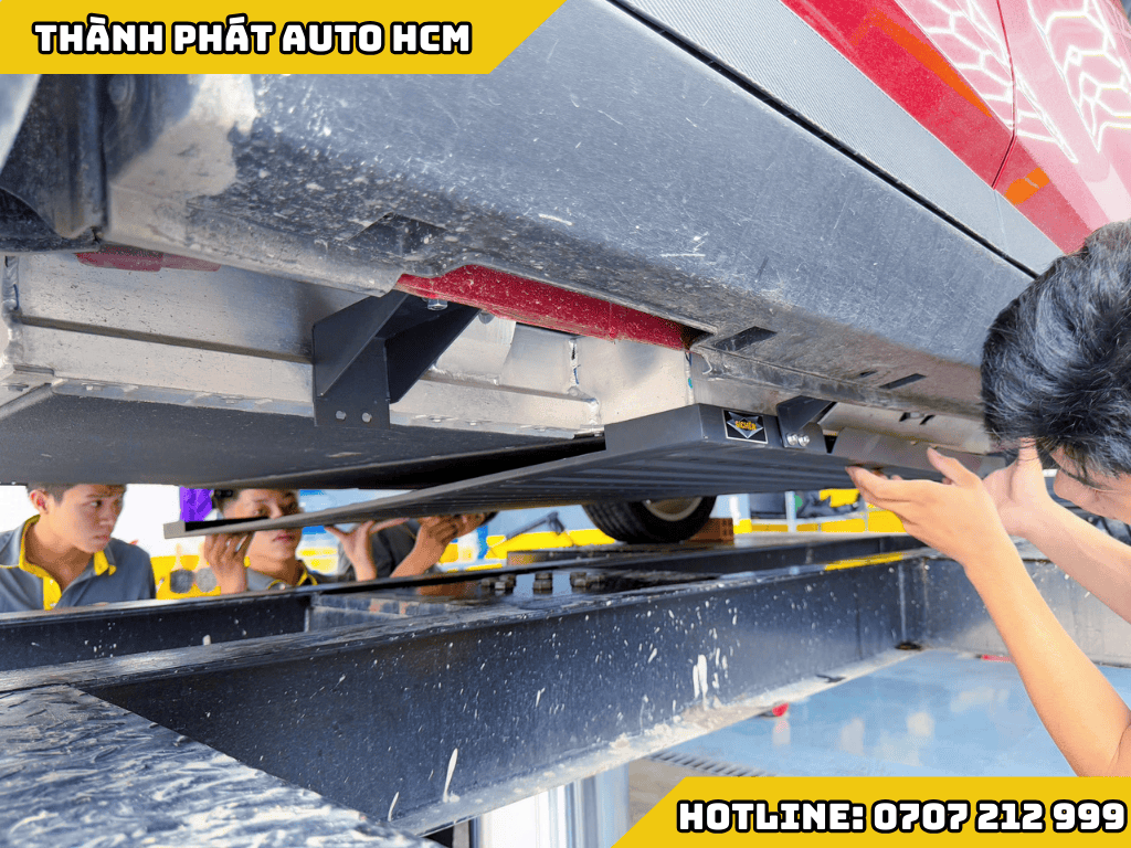 Tấm Ốp Bảo Vệ Pin Xe VF5