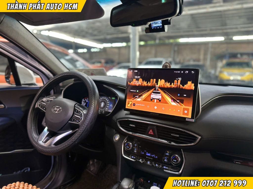 Santafe lắp màn hình 13 inch