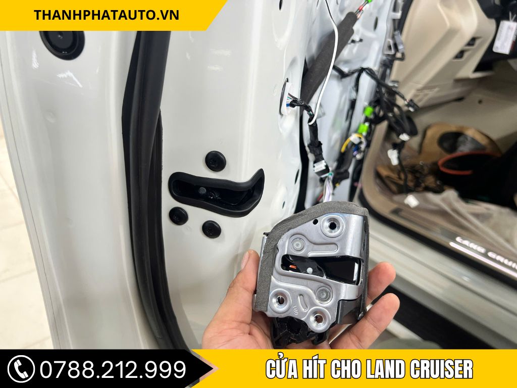 Cửa Hít Ô Tô Land Cruiser