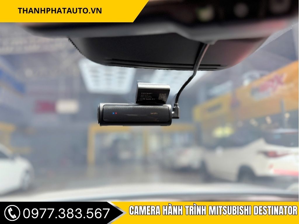 Thiết kế camera dạng ống kính rời đặt gọn trong khoang lái