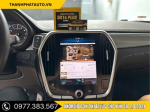 Android Box dx14plus cho Lux SA 2.0 2021 đang phát YouTube giải trí trên màn hình trung tâm xe