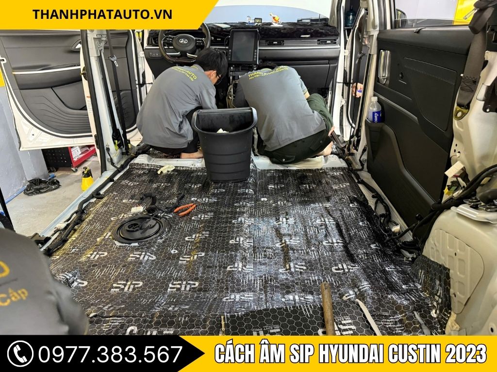 Hình Ảnh Cách Âm SIP Cho Hyundai Custin 2023