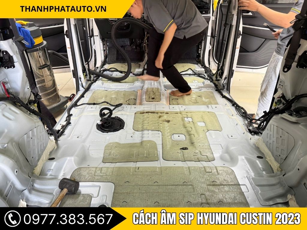 Hình Ảnh Cách Âm SIP Cho Hyundai Custin 2023