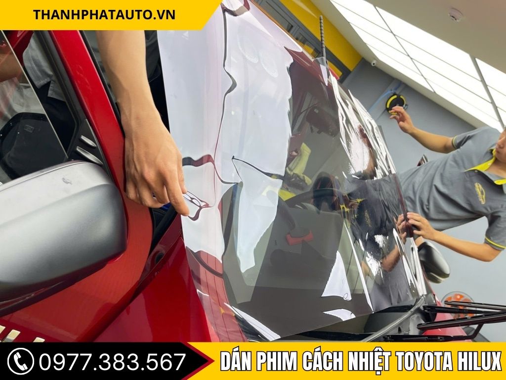 Dán Phim Cách Nhiệt Toyota Hilux
