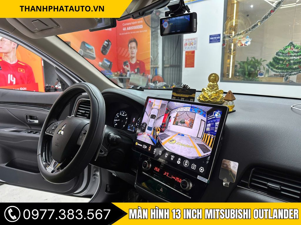 Hình ảnh màn hình 13 inch cho xe Mitsubishi Outlander