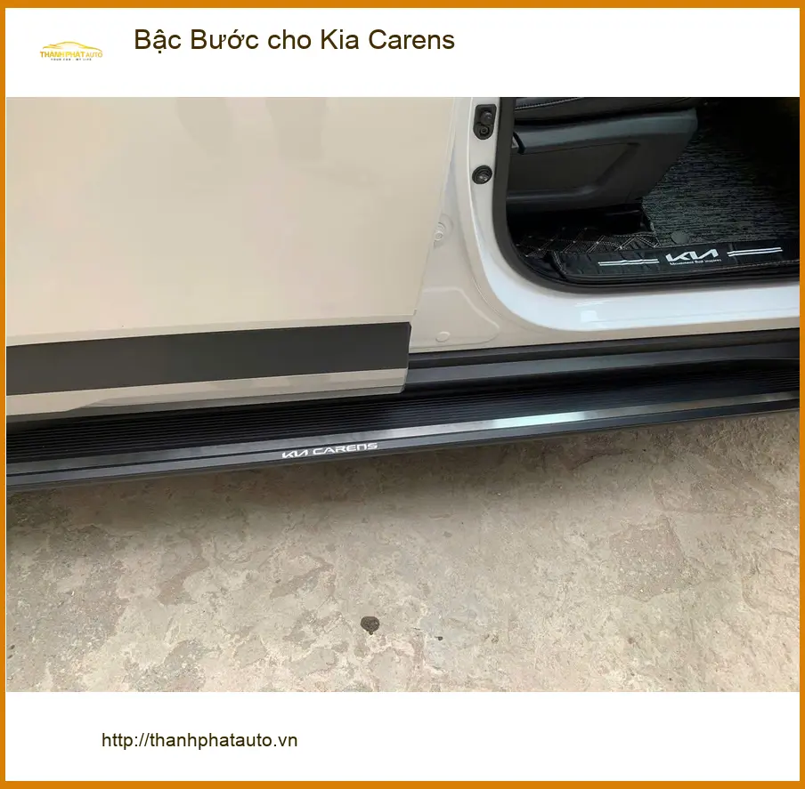 Chị Thảo lắp Bậc Bước chính hãng cho Kia Carens tại Quận 12 để gia đình tiện đi lại ảnh thực tế 2