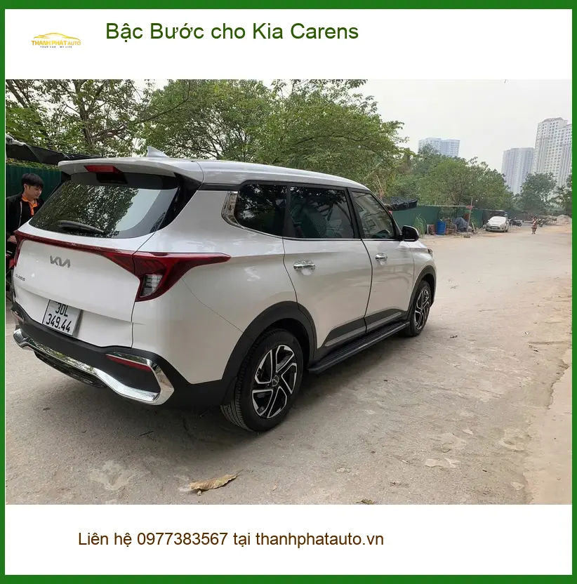 Chị Thảo lắp Bậc Bước chính hãng cho Kia Carens tại Quận 12 để gia đình tiện đi lại ảnh thực tế 4
