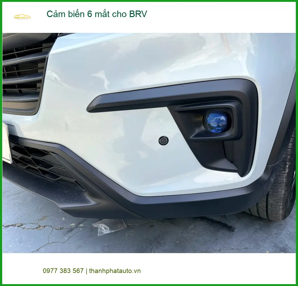 Anh Khang lắp cảm biến 6 mắt cho BRV tại Quận 3 để lùi đỗ xe an toàn hơn