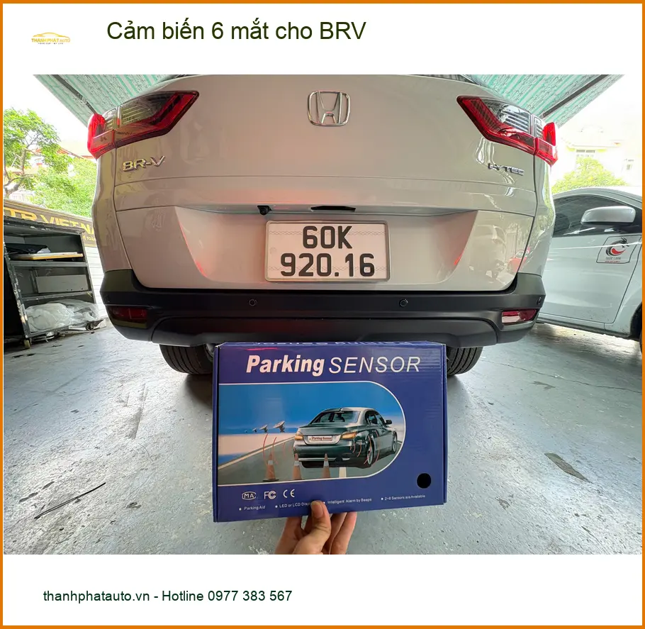 Anh Khang lắp cảm biến 6 mắt cho BRV tại Quận 3 để lùi đỗ xe an toàn hơn ảnh thực tế 2
