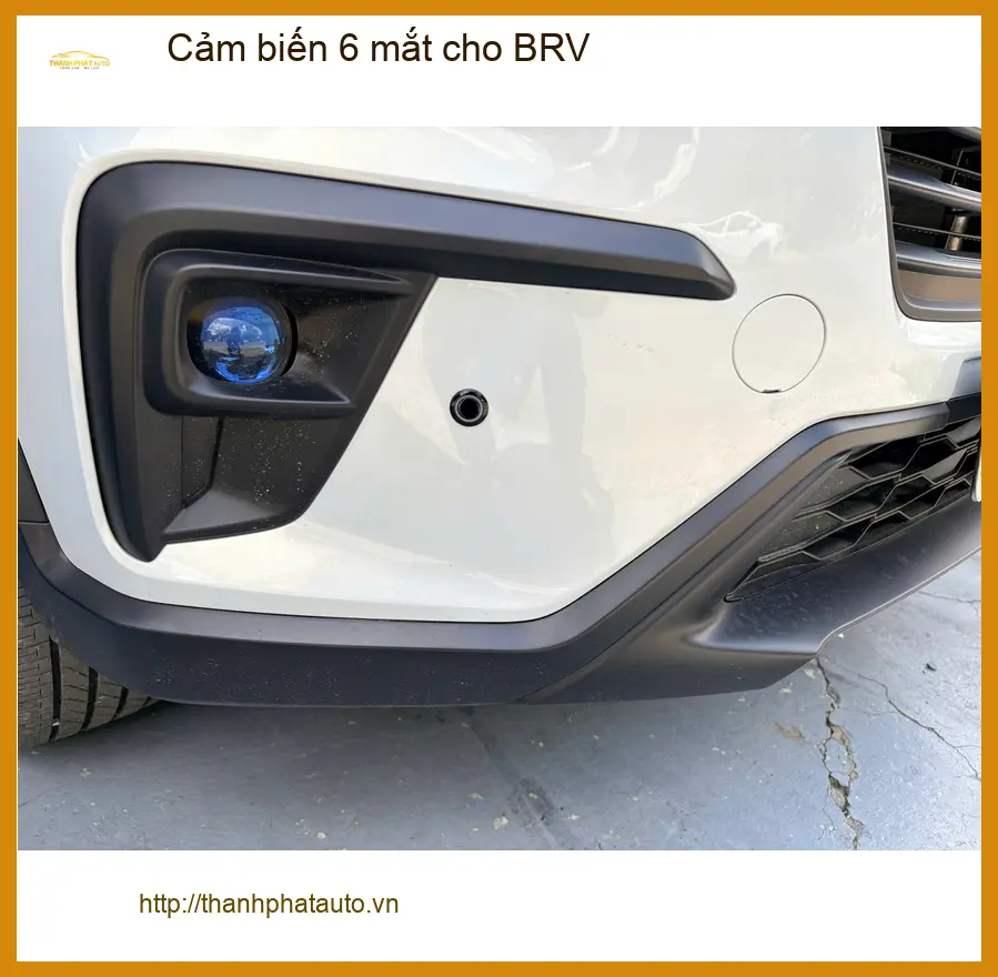Anh Khang lắp cảm biến 6 mắt cho BRV tại Quận 3 để lùi đỗ xe an toàn hơn ảnh thực tế 4