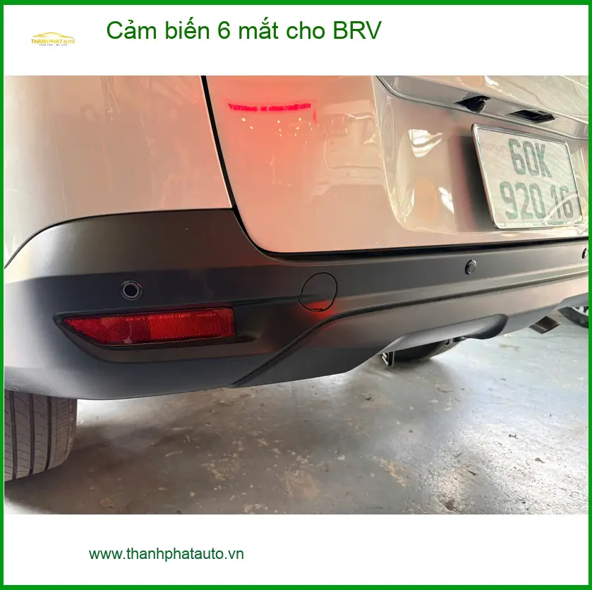 Anh Tấn Phát lắp cảm biến 6 mắt cho BRV tại Quận 12 để tự tin đỗ xe