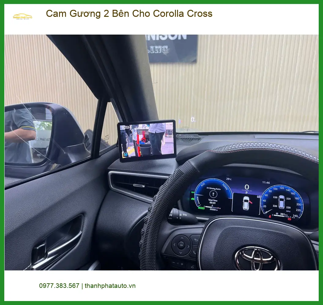 Chú Phát lắp cam gương 2 bên cho Corolla Cross tại Quận 12 để lái xe an toàn hơn ảnh thực tế 2