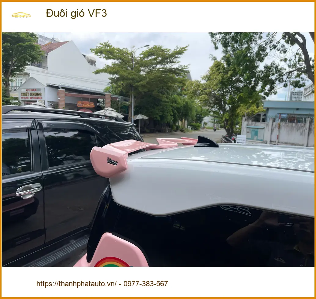 Bác Lâm gắn đuôi gió cho VF3 tại Quận Thủ Đức để xe đẹp và thể thao hơn