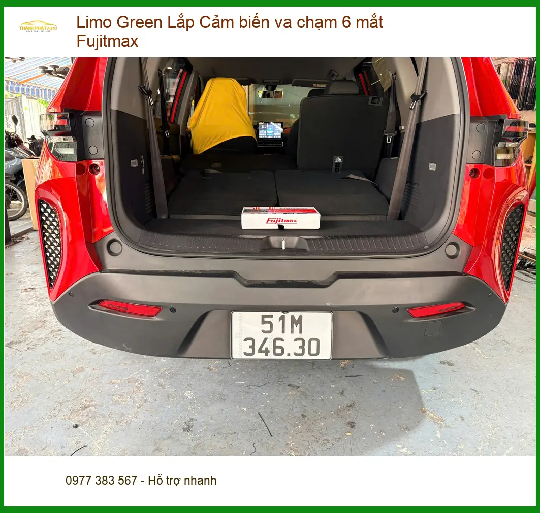 Anh Việt xe Limo Green lắp cảm biến va chạm 6 mắt Fujitmax tại Hóc Môn để tránh va quẹt. ảnh thực tế 3