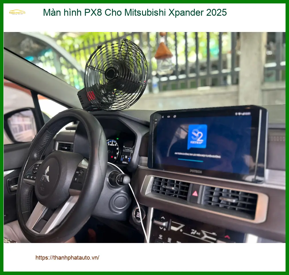 Chị Phương lắp màn hình PX8 cho Mitsubishi Xpander 2025 tại Bình Chánh để trải nghiệm công nghệ mới ảnh thực tế 3