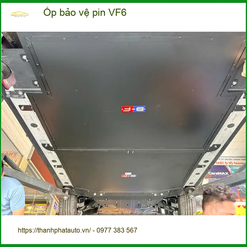 Anh Minh gắn ốp bảo vệ pin VF6 ở Quận 9 tránh va đập hư hỏng ảnh thực tế 4