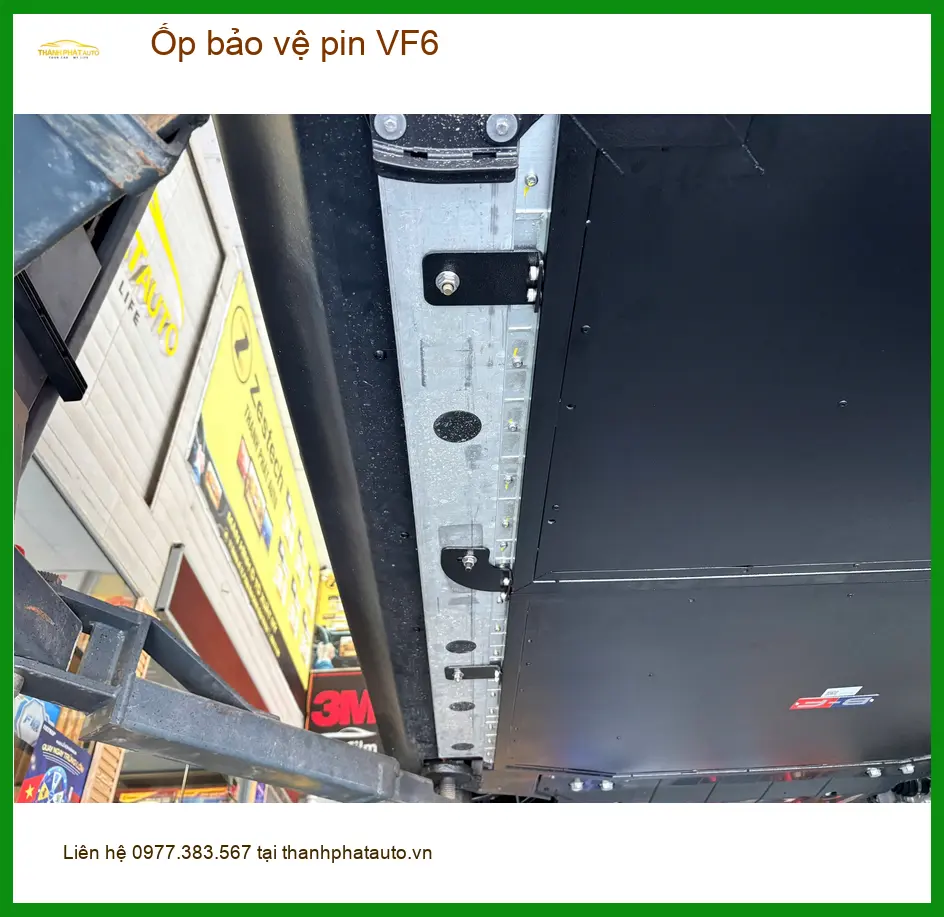 Anh Minh gắn ốp bảo vệ pin VF6 ở Quận 9 tránh va đập hư hỏng ảnh thực tế 5