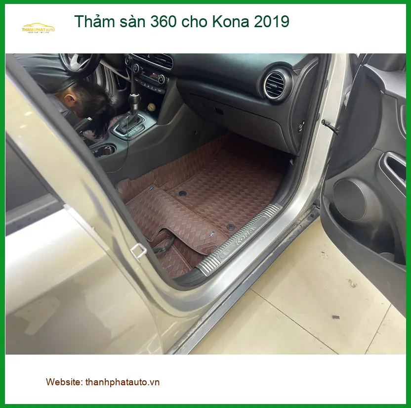 Chị Mai lắp thảm sàn 360 cho Kona 2019 tại Quận 2 để xe luôn sạch đẹp và bền bỉ ảnh thực tế 3
