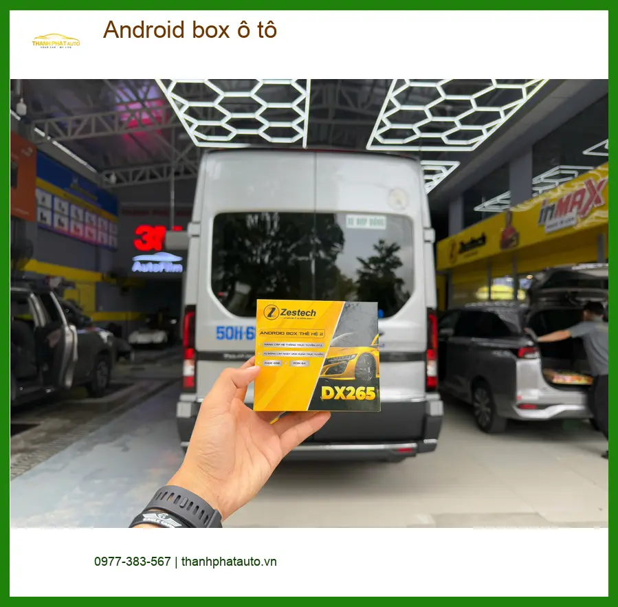Chị Mai Anh lắp Android box ô tô cho Ford Everest tại Thủ Đức để xem phim