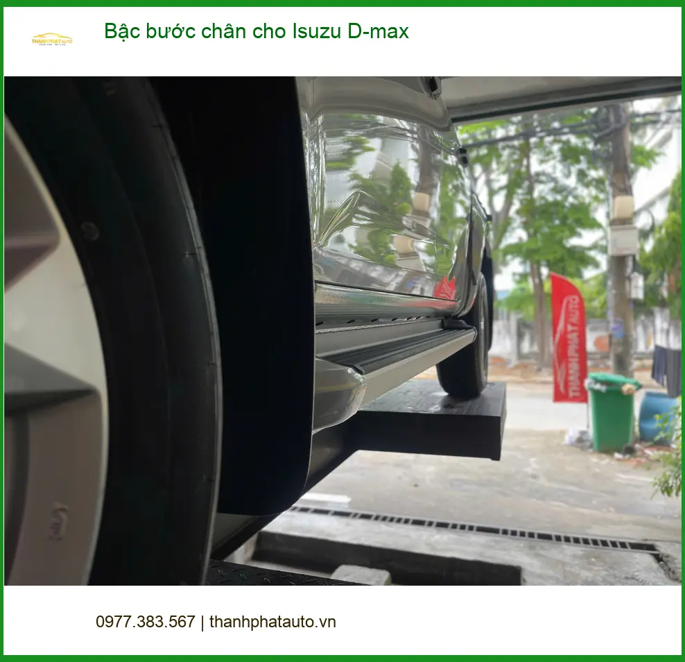 Anh Khải lắp bậc bước chân cho Isuzu D-max tại Quận 7 để tiện cho gia đình ảnh thực tế 2