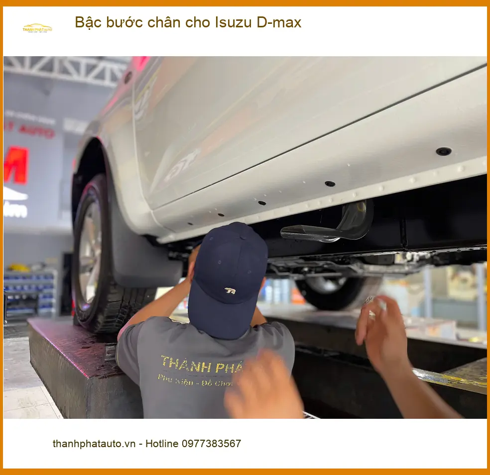Anh Khải lắp bậc bước chân cho Isuzu D-max tại Quận 7 để tiện cho gia đình ảnh thực tế 3
