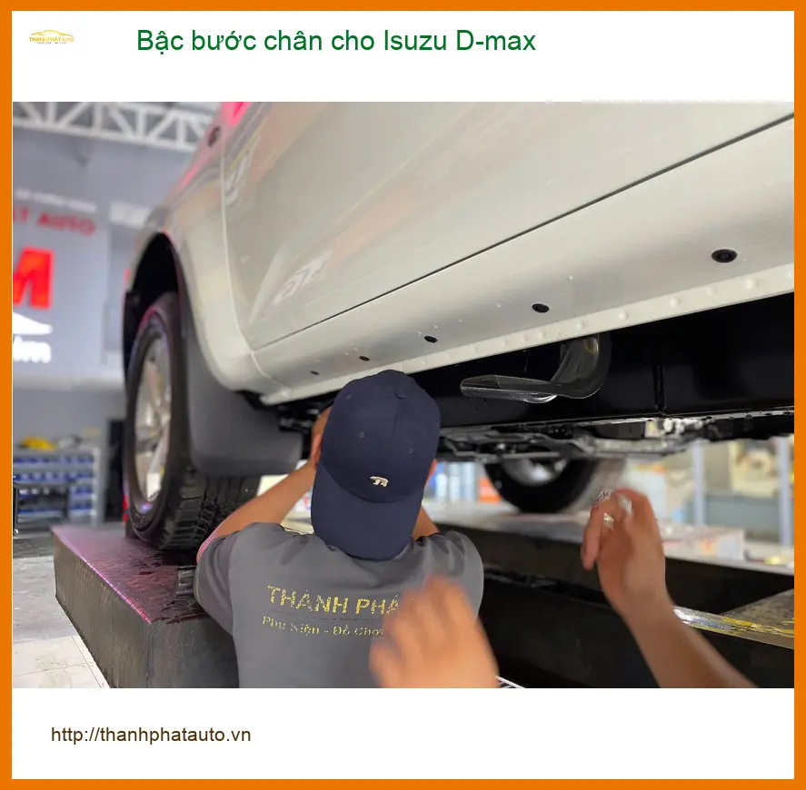 Anh Khải lắp bậc bước chân cho Isuzu D-max tại Hóc Môn để lên xuống xe an toàn hơn ảnh thực tế 2