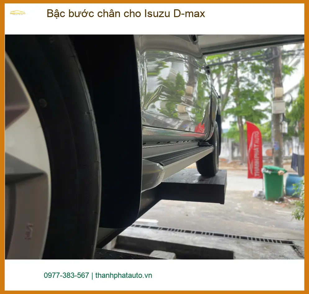Anh Khải lắp bậc bước chân cho Isuzu D-max tại Hóc Môn để lên xuống xe an toàn hơn ảnh thực tế 3