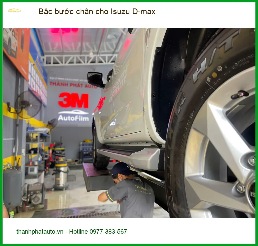 Anh Khải lắp bậc bước chân cho Isuzu D-max tại Hóc Môn để lên xuống xe an toàn hơn ảnh thực tế 4