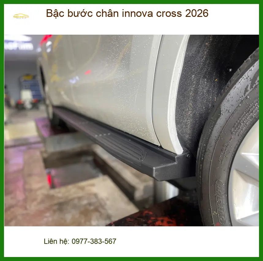 Anh Khôi lắp bậc bước chân Toyota Innova Cross 2026 tại Quận Gò Vấp ảnh thực tế 2