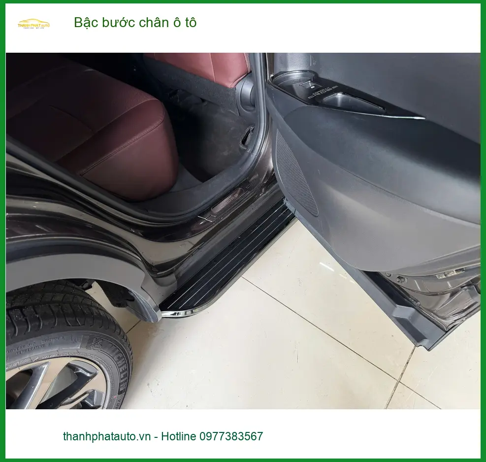 Chị Thảo lắp bậc bước chân ô tô Toyota Fortuner ở Củ Chi tiện lợi ảnh thực tế 3