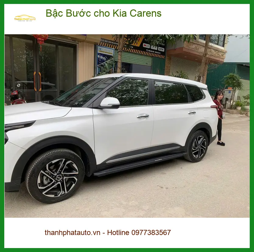 Anh Minh lắp Bậc Bước cho Kia Carens tại Quận 2 để tiện lợi và an toàn hơn ảnh thực tế 5
