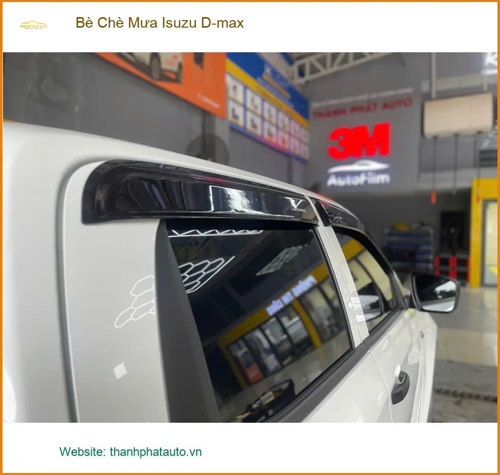Chị Mai lắp Vè Che Mưa Isuzu D-max tại Quận 12 tránh nước mưa tạt vào xe ảnh thực tế 2