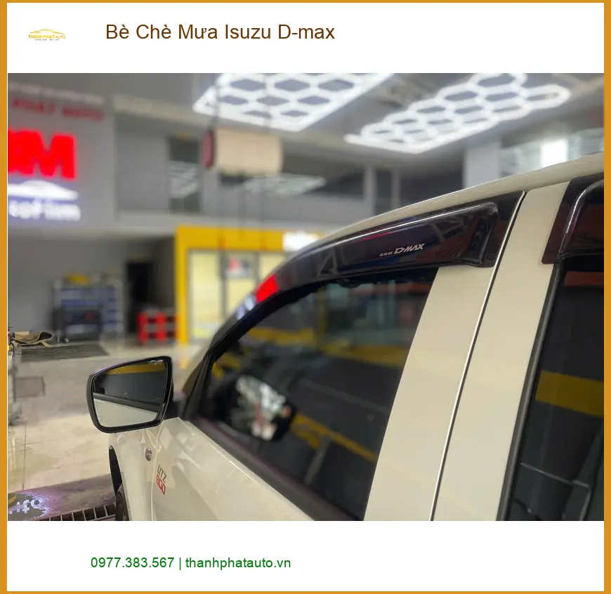 Chị Mai lắp Vè Che Mưa Isuzu D-max tại Quận 12 tránh nước mưa tạt vào xe ảnh thực tế 3