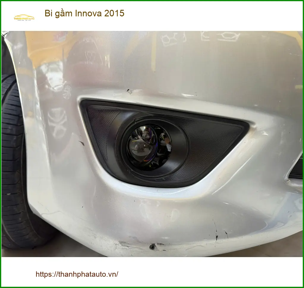 Chú Quang nâng cấp bi gầm Innova 2015 ở Hóc Môn vì đèn zin quá yếu ảnh thực tế 2