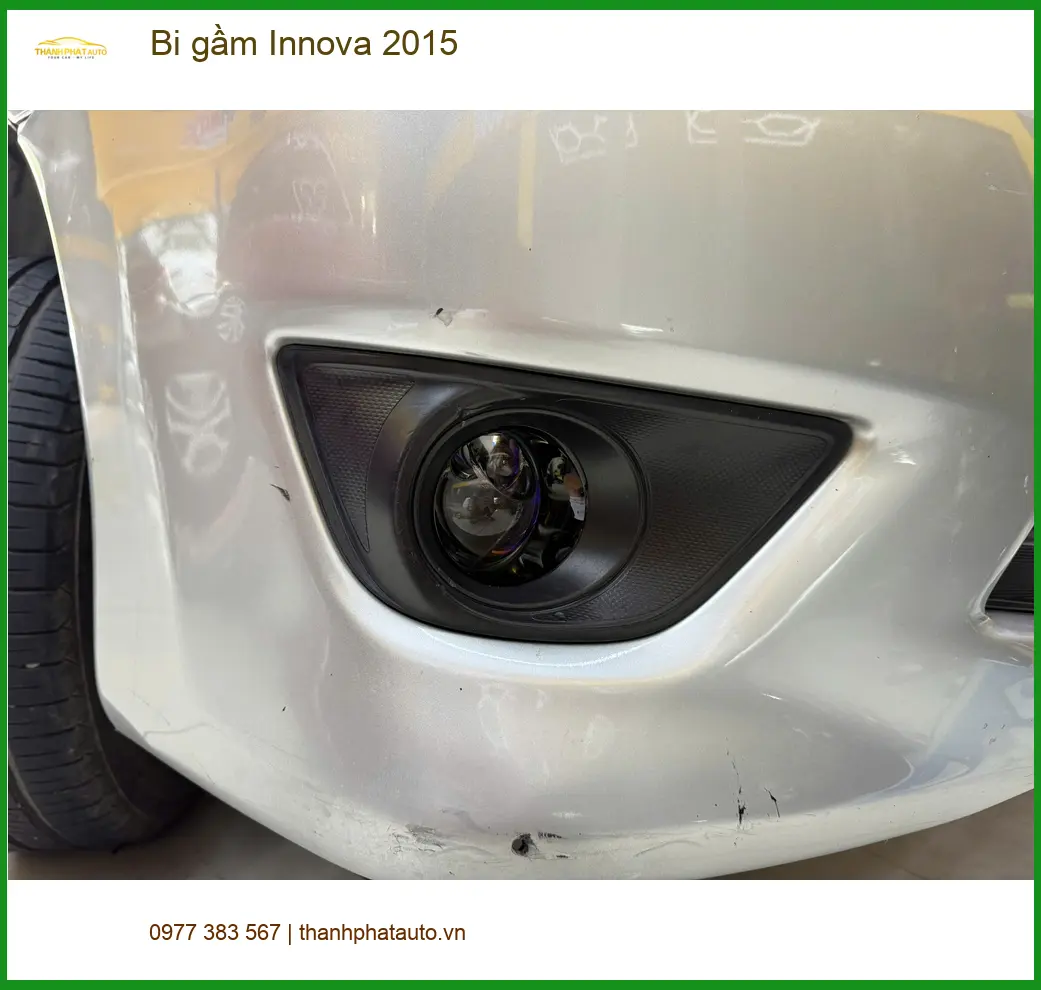 Anh Đạt độ bi gầm Innova 2015 tại Quận 11 khắc phục đèn yếu