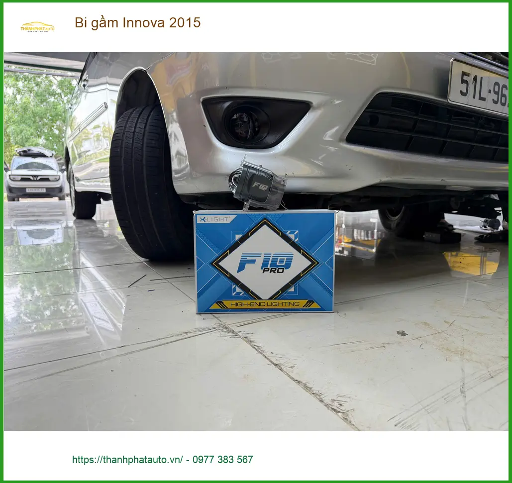 Anh Quang lắp bi gầm Toyota Innova 2015 tại Quận 4 vì đèn zin quá yếu khi đi đêm